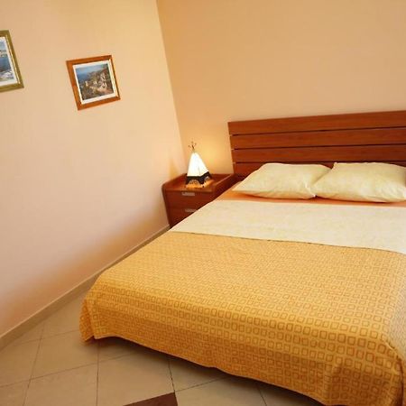Vila Nara Hotel Vodice Luaran gambar