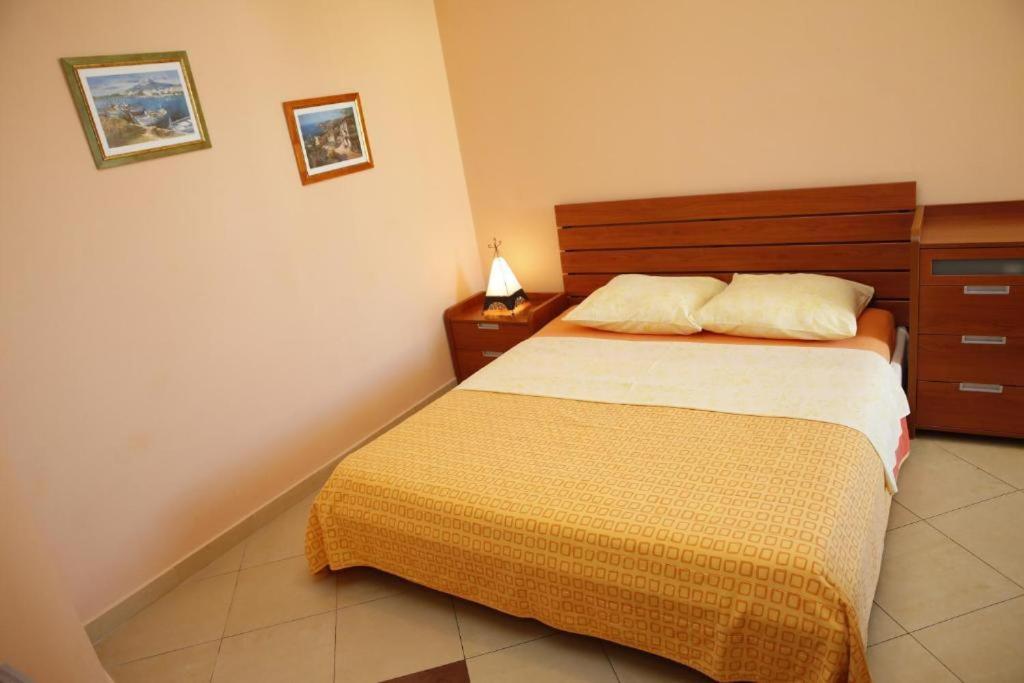 Vila Nara Hotel Vodice Luaran gambar