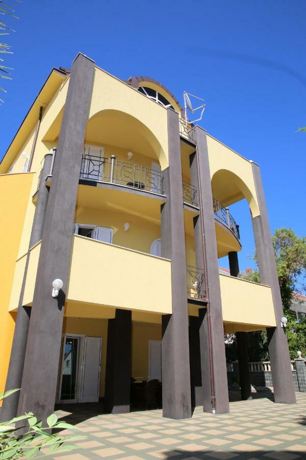 Vila Nara Hotel Vodice Luaran gambar