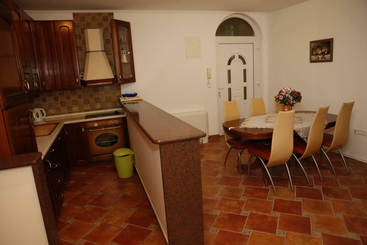 Vila Nara Hotel Vodice Luaran gambar